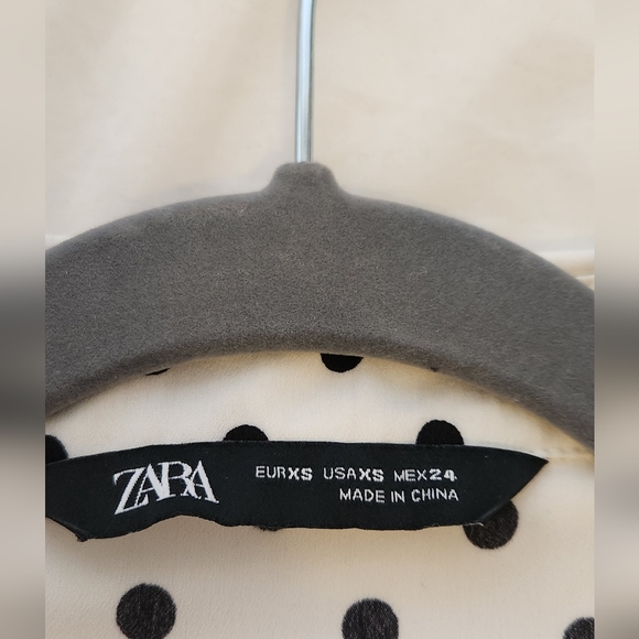 Zara Polka Dot Blouse Size XS. Fits size S as well - Picture 9 of 14